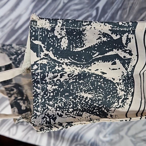 CHRISTIAN DIOR Canvas Tote DIORIVIERA Navy on Cream Canvas - Picture 7 of 13